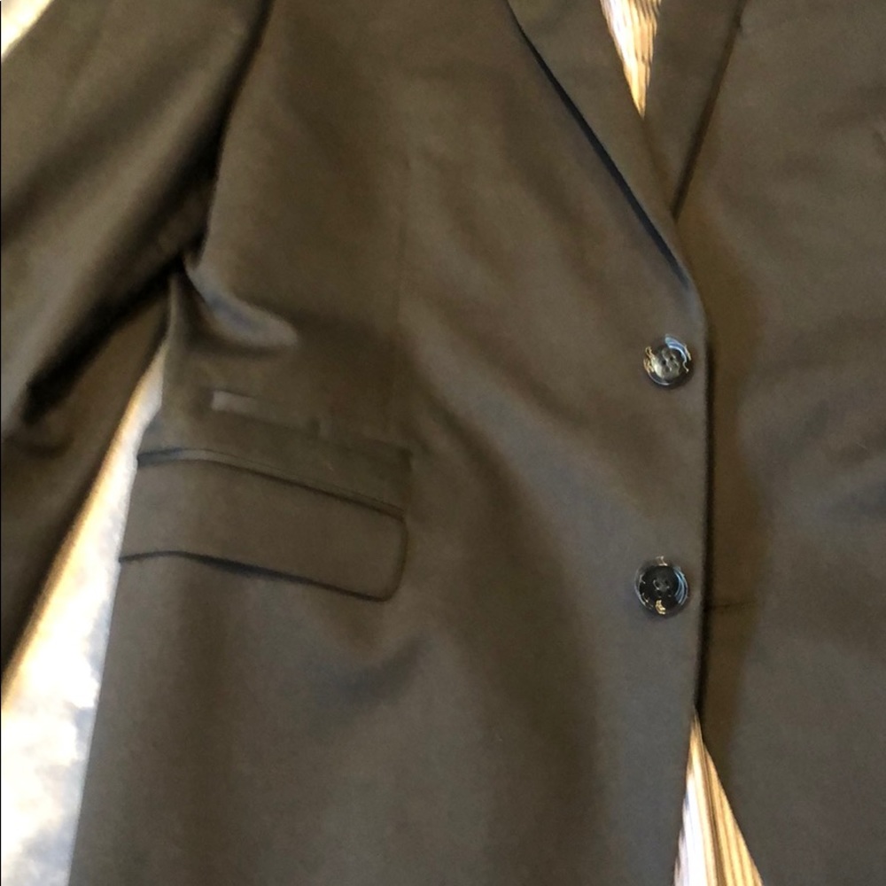 Like new black blazer fitted